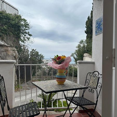 La Bomboniera Lägenhet Ischia Exteriör bild